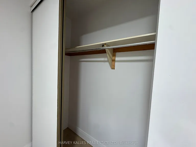 399 Dupont St #304 — Photo 8