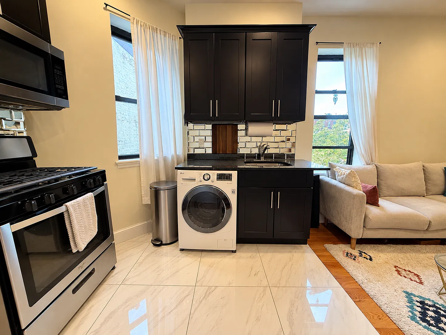 637 Saint Mark's Avenue — Photo 2