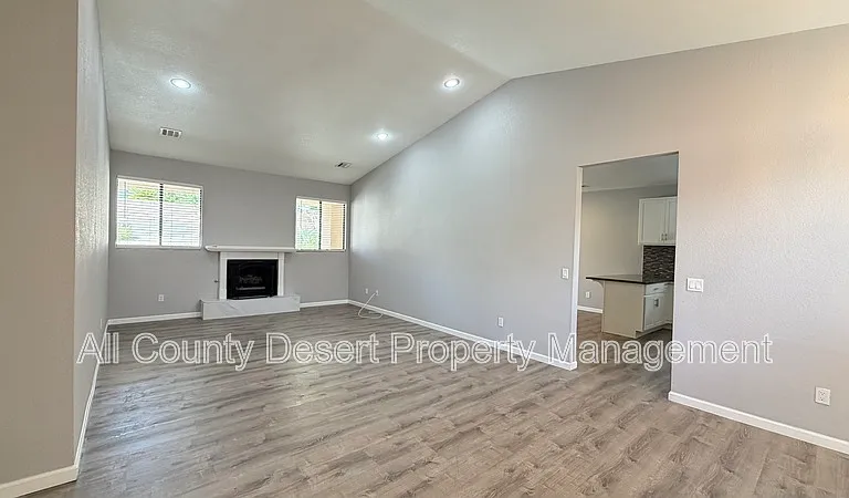 9591 Capiland Rd — Photo 2