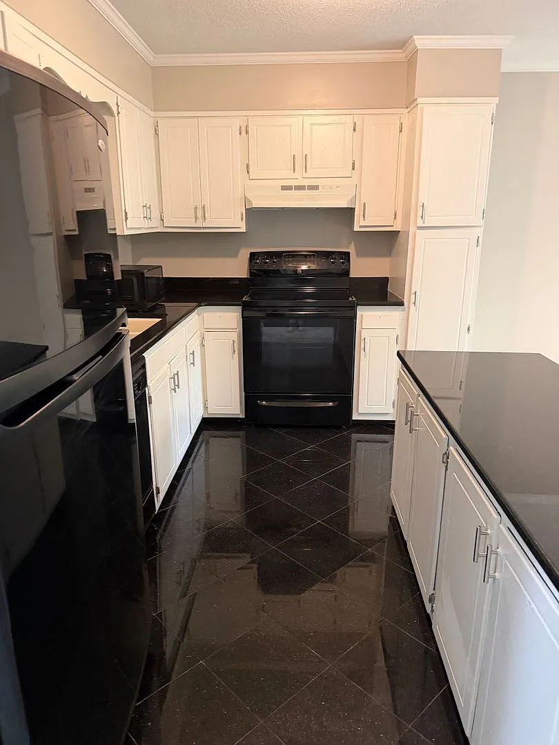 Lovely 2 Bedroom Condo in Raleigh — Photo 4