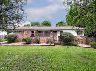 4317 Crestfield Rd, Knoxville, TN 37921