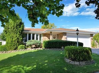 10706 E Olympia Cir, Palos Hills, IL 60465
