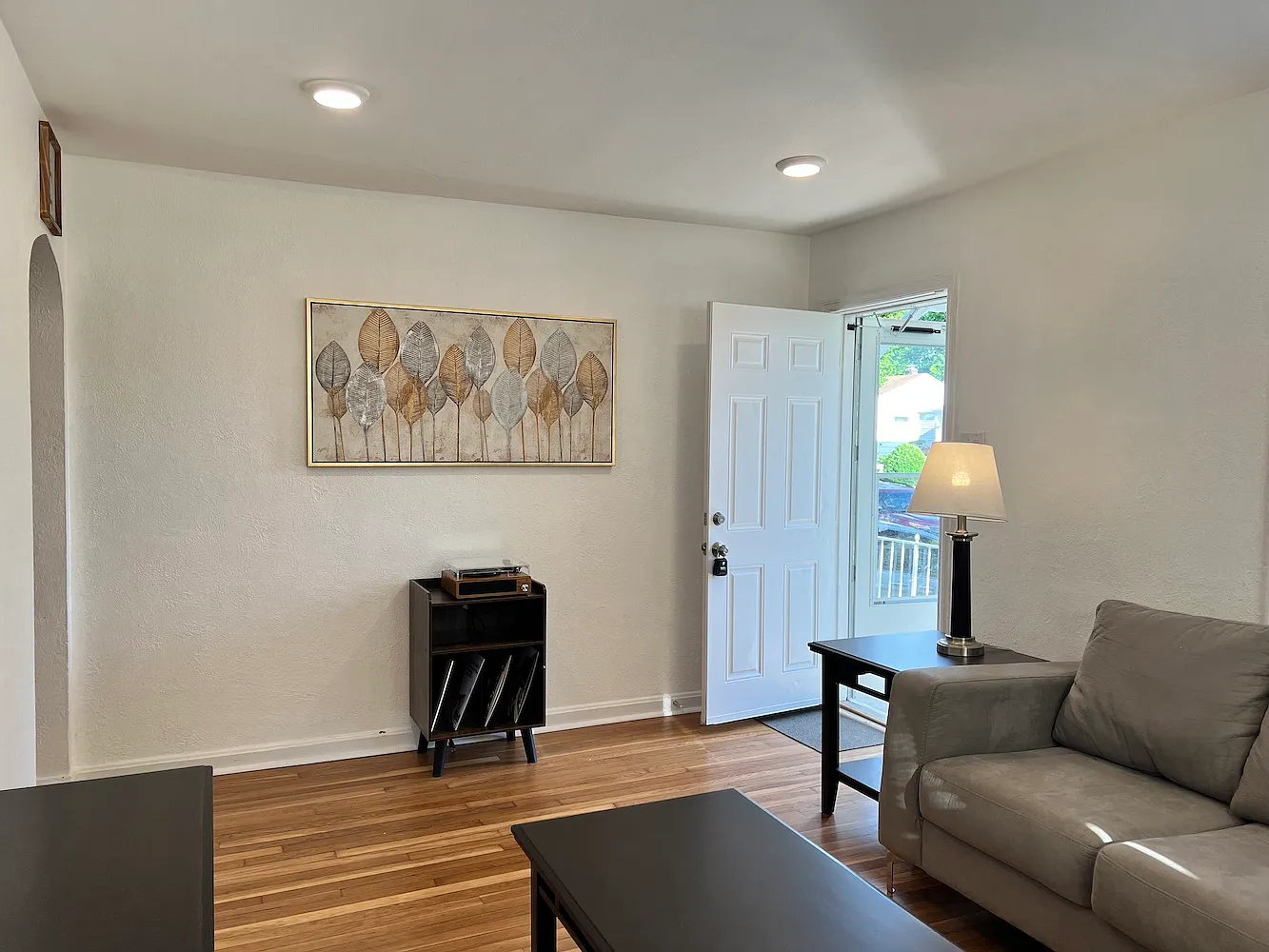 3 bed, 1990 sqft, $3,600 — Photo 4