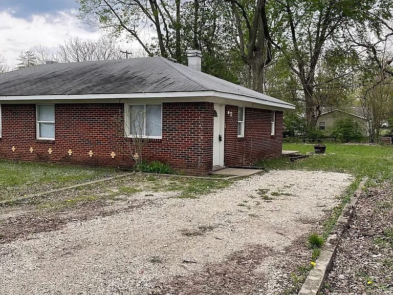 1269 Farley Dr — Photo 16