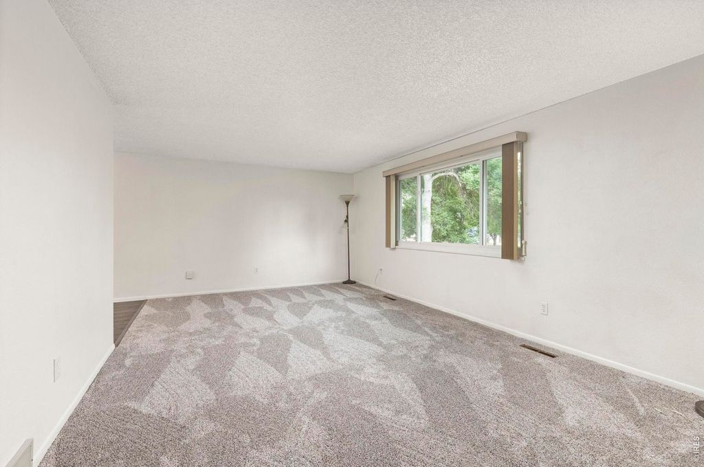 2313 Farisita Dr