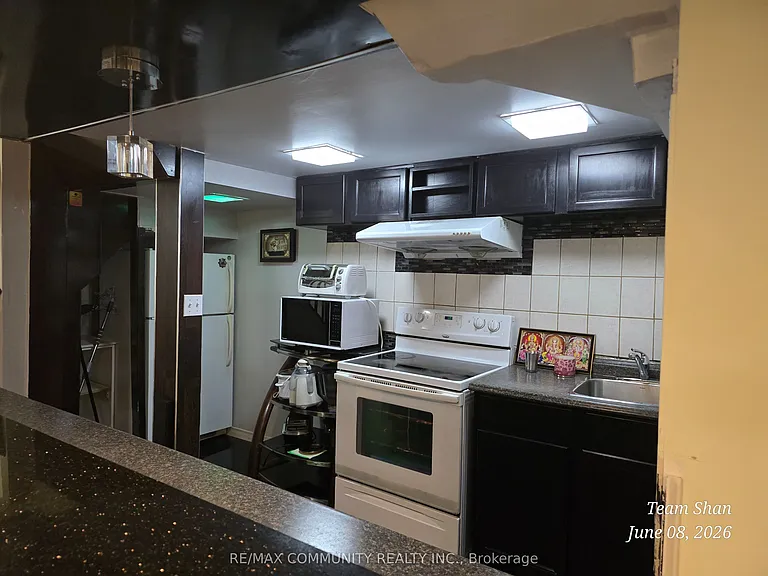 57 Valley Centre Dr — Photo 3