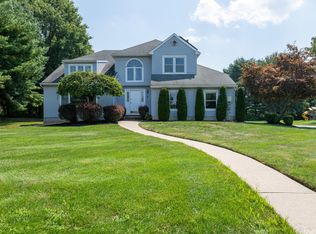 1 Mohegan Rd, Freehold, NJ 07728