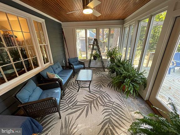 3rd image of 32 Clifton Ave
