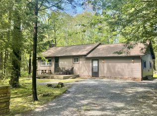 188 Cross St, Pocono Lake, PA 18347