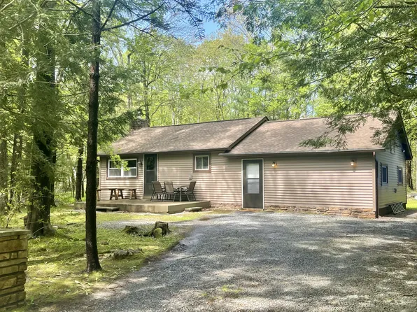 188 Cross St, Pocono Lake, PA 18347