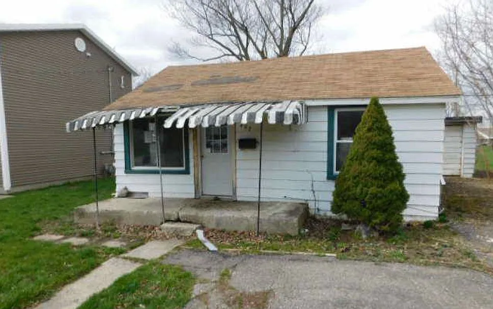 407 Rawson St photo 1