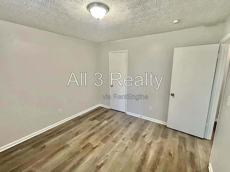 293 Rogers St — Photo 9