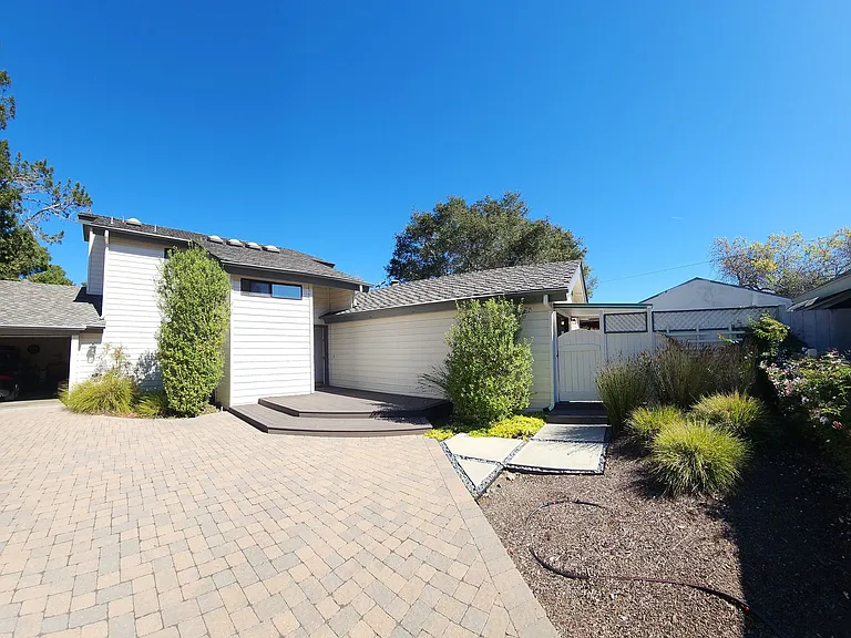 270 E Foothill Blvd — Photo 9