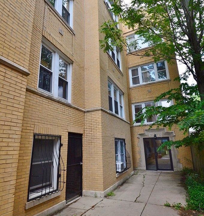 1st image of 3108 W Walton St #B1