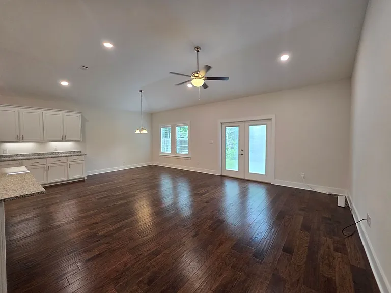 4570 Omaha Dr — Photo 9