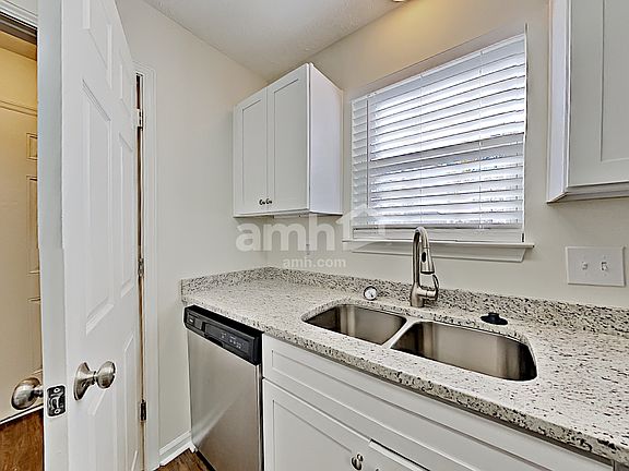 4th image of 1624 Jo Ann Dr