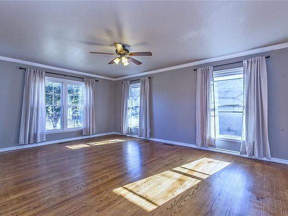 5th image of 5629 N Barnes Ave