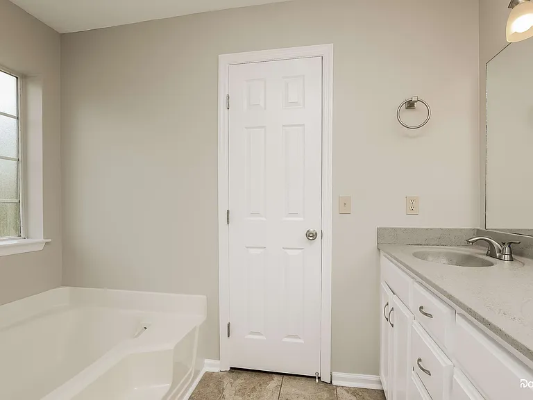 607 Rocky Ridge Cir — Photo 13