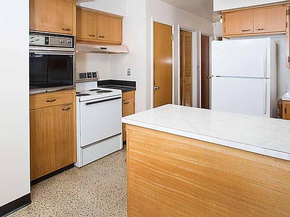2nd image of 1431 Avenue D