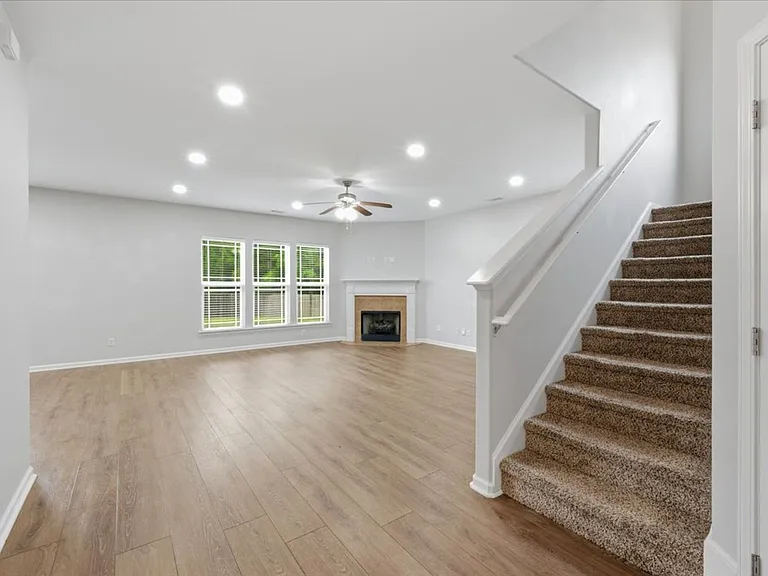 8 Woods Way — Photo 36