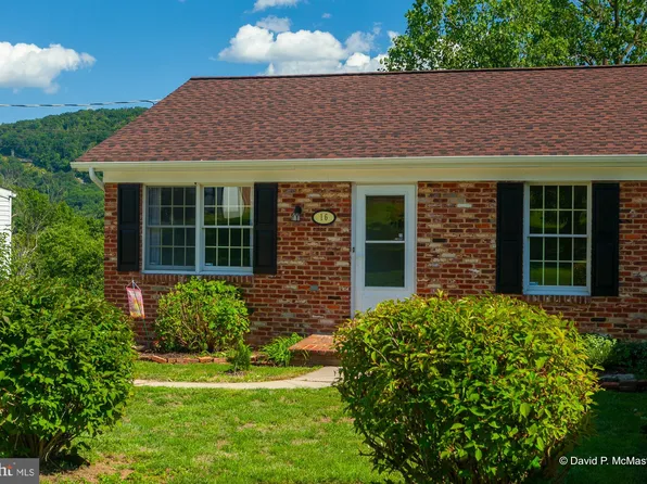 16 Taylor Ct, Harpers Ferry, WV 25425