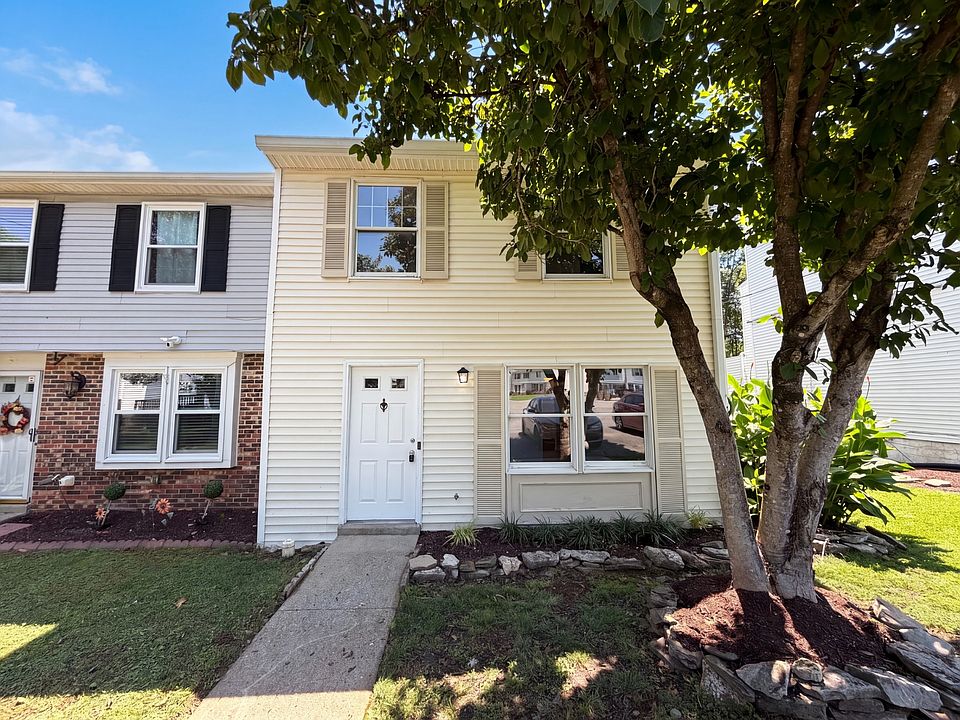 1st image of 207 Seneca Forest Ct
