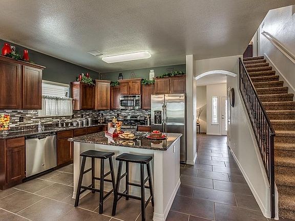 5th image of 5637 Valley Laurel St