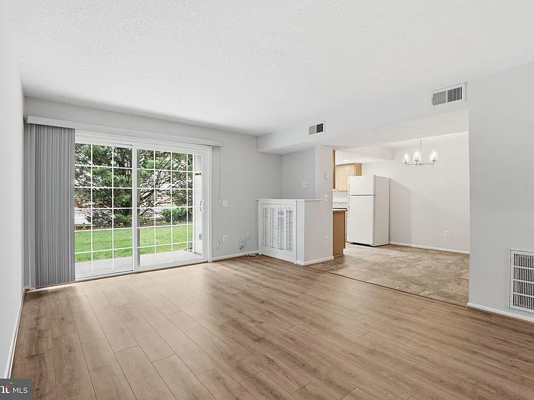 119 Fort Evans Rd SE #B — Photo 9
