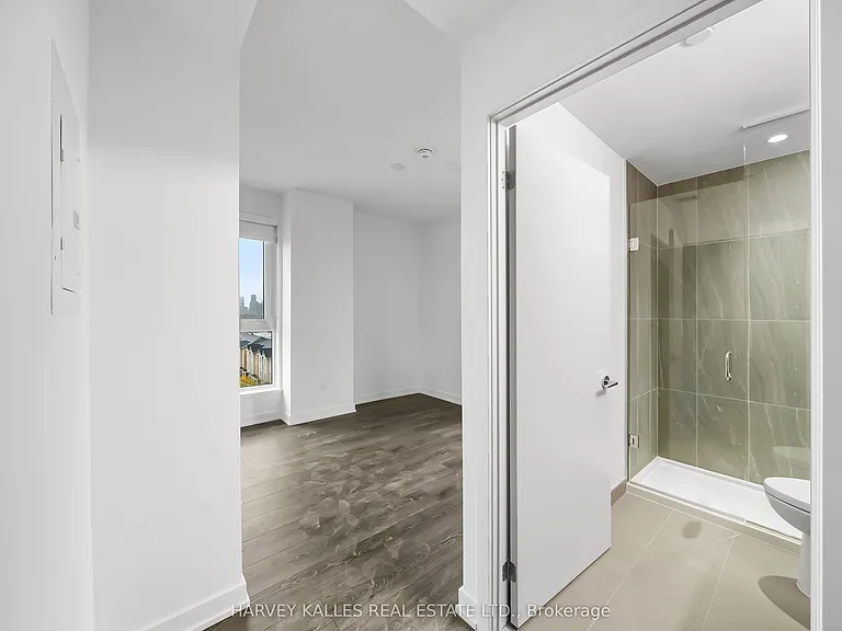 1007 The Queensway #514 — Photo 19