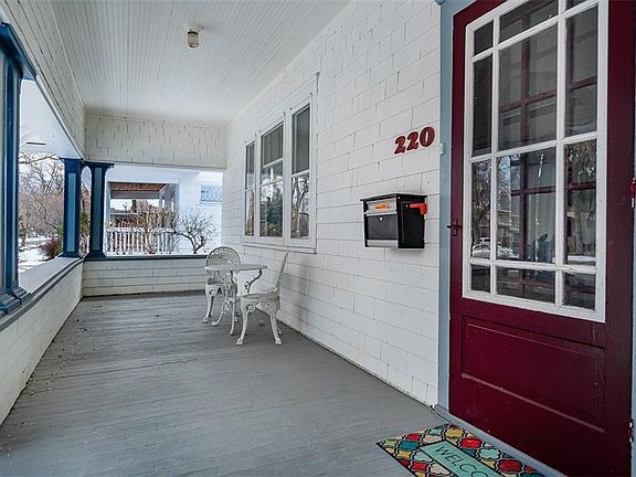 2nd image of 220 Avenue D