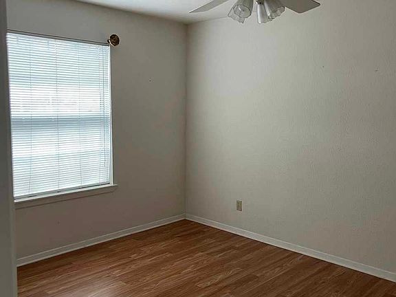 3rd image of 4212 Belle Park Dr