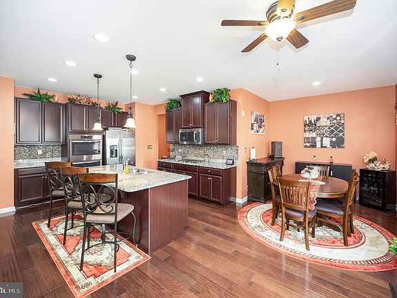 5th image of 5807 Spruce Valley Dr