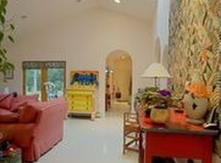 10 Maple St, Camden, ME 04843