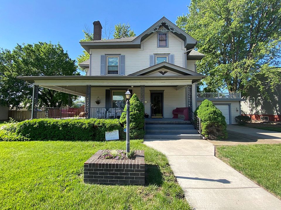 1st image of 309 E 3rd St