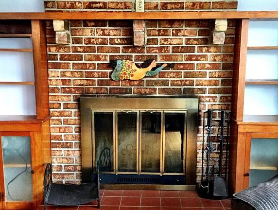 Livingroom fireplace