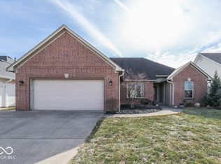 4349 W Summerhaven Dr, New Palestine, IN 46163