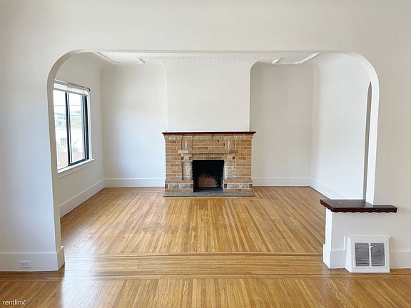 4th image of 1901 Mariposa St