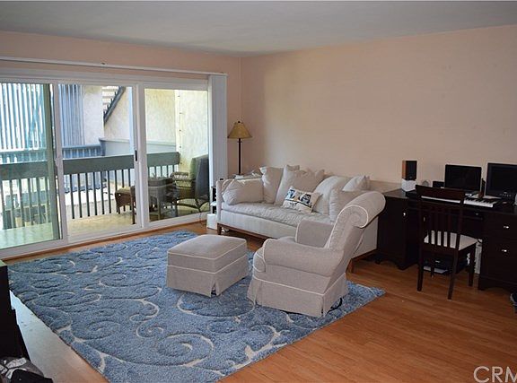 2nd image of 605 S Prospect Ave Unit 205