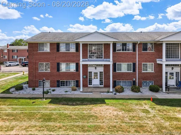 8141 Denwood Dr, Sterling Heights, MI 48312