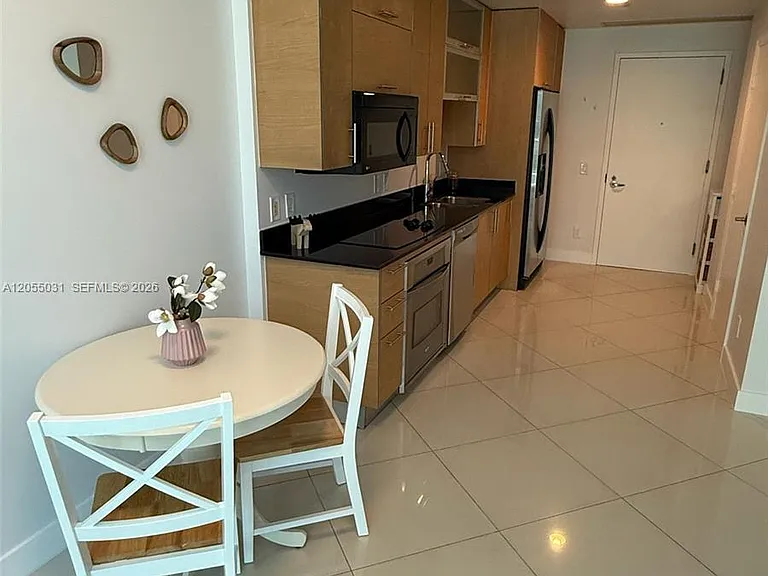 60 SW 13th St #1418 — Photo 3