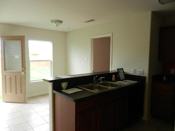 2nd image of 609 Noble Grove Ln