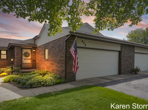 996 Amberwood West Dr SW, Byron Center, MI 49315