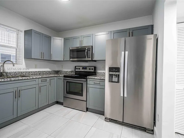 465 NE 59th St #12 — Photo 10