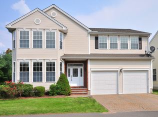 16 Cobble Ct, Unionville, CT 06085
