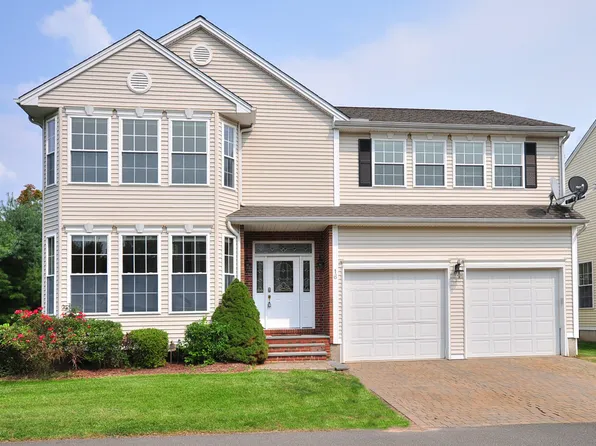 16 Cobble Court, Farmington, CT 06085