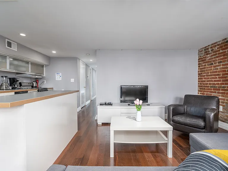 1820 Calvert St NW #1818 — Photo 5