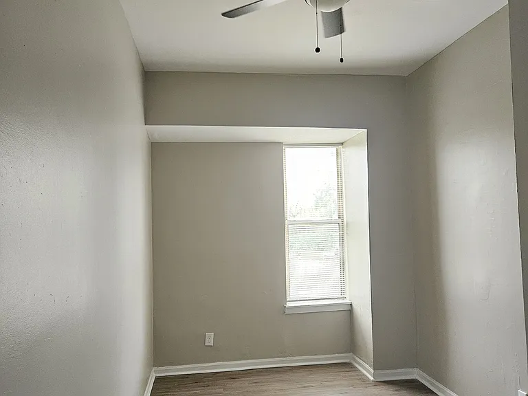 5887 Page Blvd #1E — Photo 6