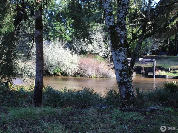 152 Dolphin Avenue SE, Ocean Shores, WA 98569