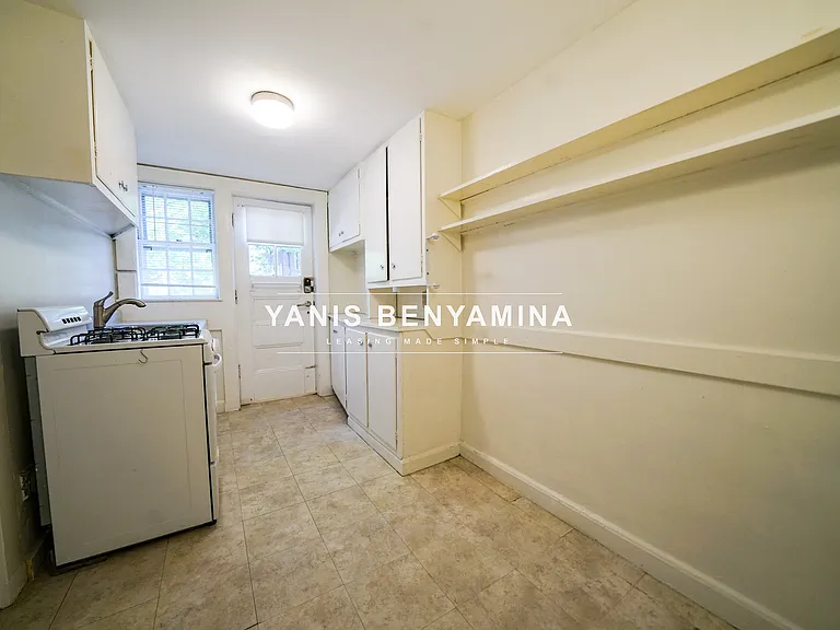 38 Gibson St #3 — Photo 5