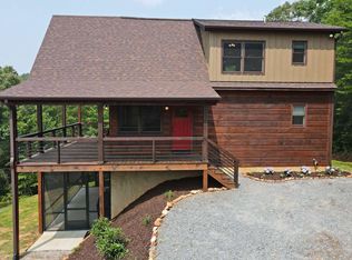 64 Poplar Pass, Blue Ridge, GA 30513